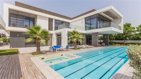 Looking To Buy A Luxury Villa In Dubai District One