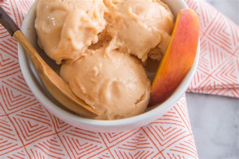 Recipe Fresh Peach Frozen Yogurt The Kitchn