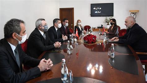 Millî Eğitim Bakanı Ziya Selçuk Arnavutluk Başbakanı Rama ile Görüştü