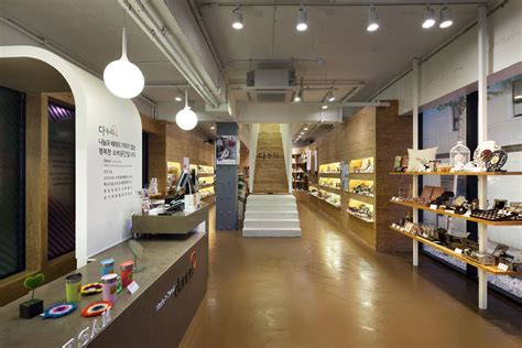 Retail Shop Design Ideas Outstanding Clothing Display Shelf Retail