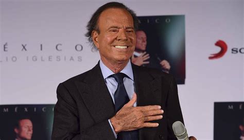 Actualizado a 1 de julio de 2021 a las 13:54 cest. Julio Iglesias cumple 77 años y lo celebra anunciando una ...