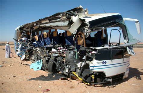 Egypt Bus Crash Kills 8 Americans The New York Times