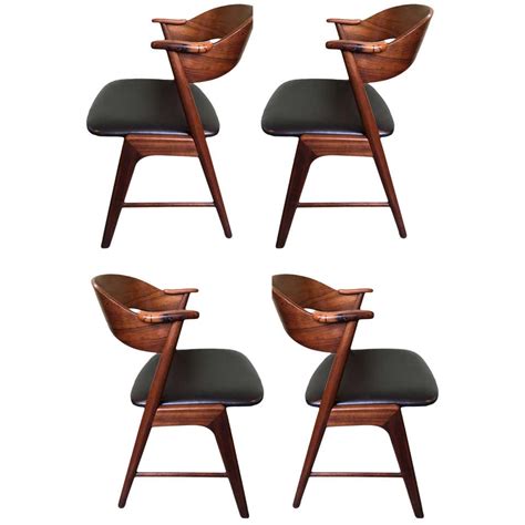 Set Of Four Rosewood Kai Kristiansen Dining Chairs Model 32 At 1stdibs
