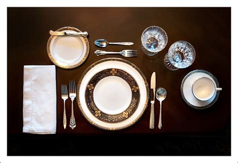 The arrangement for a single diner is called a place setting. Manners Monday :: Setting the Table - Lit&leisure