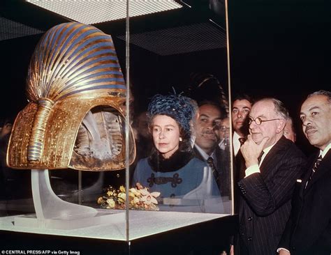 how 1 6million queued to see tutankhamun s treasures at the british museum s 1972 exhibition