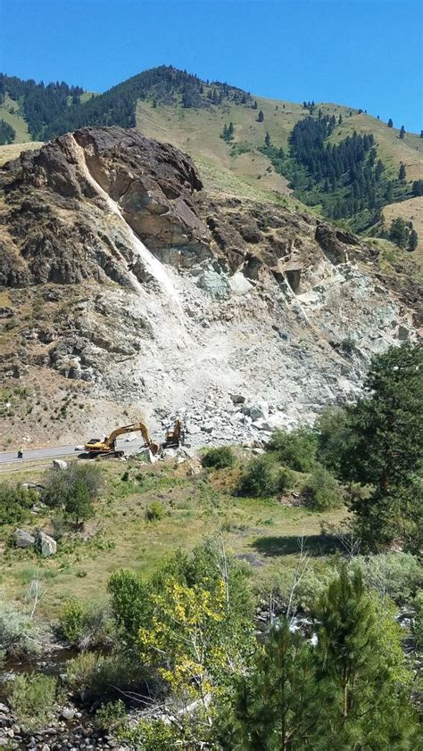 Rockslide Shuts Down Us 95 At Pollock Closure Expected For Days
