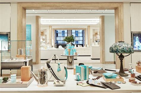 Tiffanys 250 Million Bet On A 78 Year Old Store Wsj