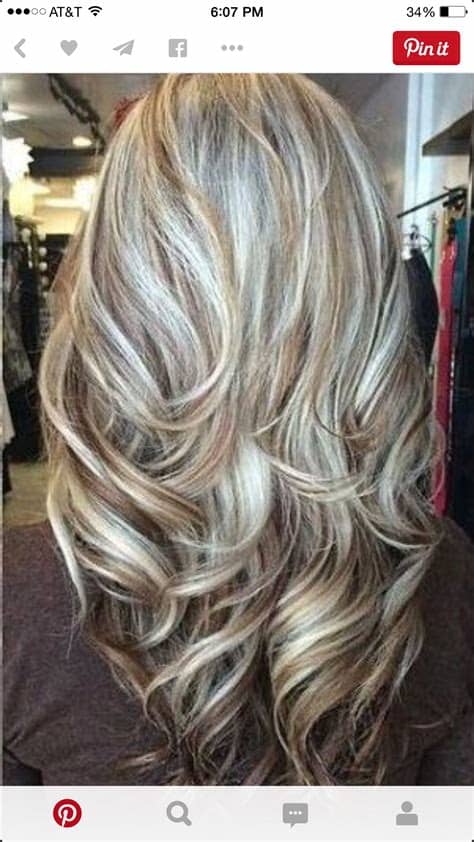 Dark and honey blonde hair color is always a great choice for any woman regardless of her face shape or hair type. Love this hair color | Hair styles