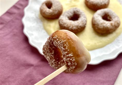 Mini Donuts Rezept Superzart Und Fluffig Erdbeerschokolade