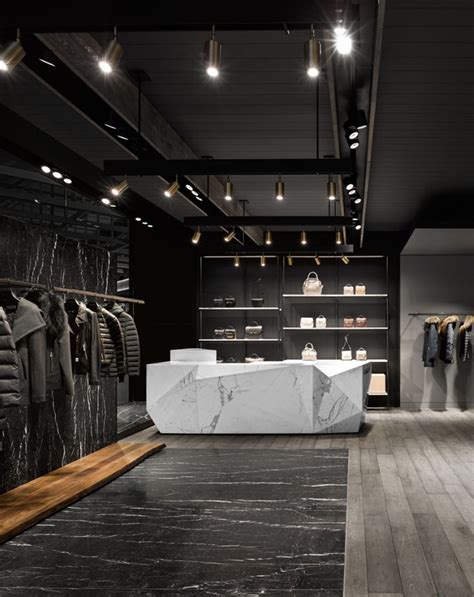 Lighting In Fancy Retail Store Retail Interior Design Clothing Store