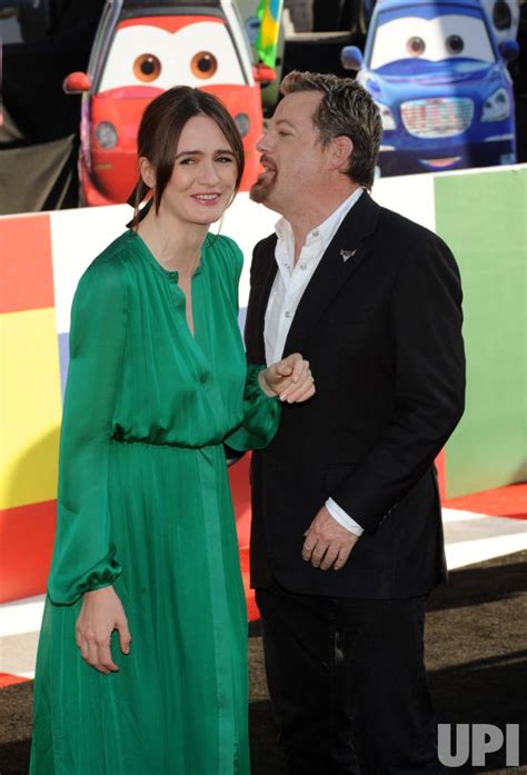 Photo Emily Mortimer And Eddie Izzard Attend The Cars 2 Premiere In