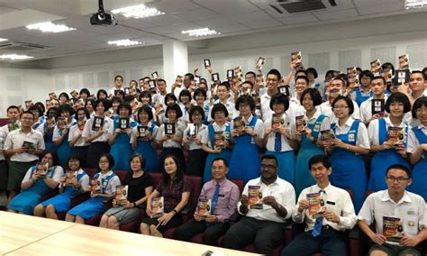 Berikut adalah koleksi kertas soalan percubaan (trial papers) berserta skema jawapan bagi peperiksaan sijil pelajaran malaysia (spm) bagi semua subjek utama dari semua negeri bagi tahun 2018, 2019 dan 2020. Sumbang lebih 1,400 buku, ADUN harap bantu pelajar SPM ...
