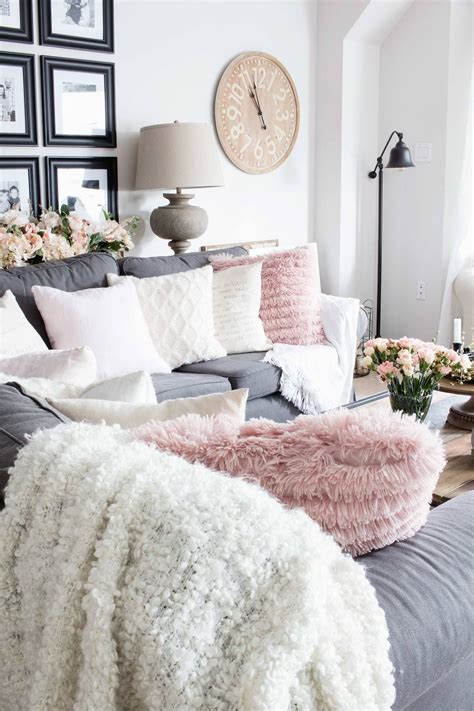 36 Farmhouse Living Room Ideas With Grey Couch Jennifer