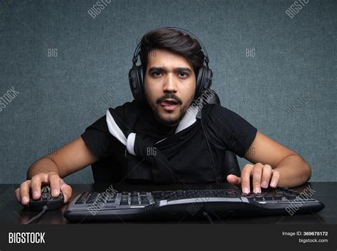 Young Guy Gamer Image And Photo Free Trial Bigstock