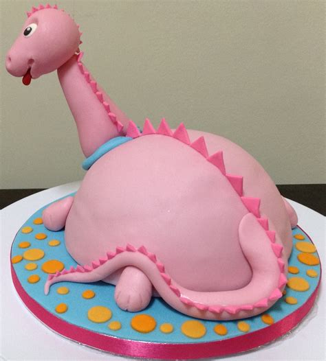 Our Dinosaur Inspired By Debbie Browns Dippy Dinosaur From Her Book 50 Easy Party Cakes