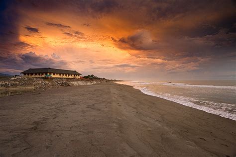 Mindoro Beach Vigan Ilocos Sur Philippines Ian Ong Flickr