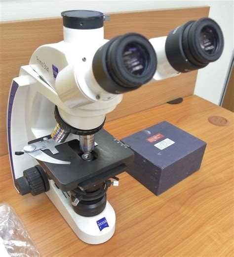 Carl Zeiss Trinocular Microscope Model Primostar At Rs Scientific Research Microscope