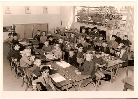 Photo De Classe Classe Ce2 De 1973 Ecole Victor Hugo Copains Davant