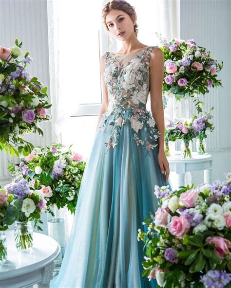 Floral Wedding Dresses For Brides That Are Pretty In 2021 Floral