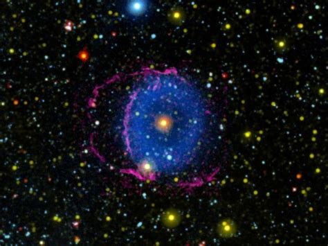 resuelven el misterio de la rara nebulosa del anillo azul nebulosa