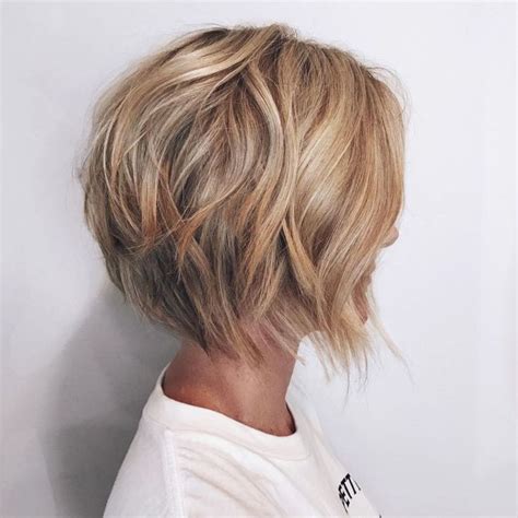 50 Wavy Bob Hairstyles Short Medium And Long Wavy Bobs For 2019