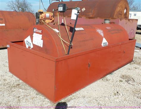 1000 Gallon Fuel Tank In Greenwood Mo Item L3182 Sold Purple Wave