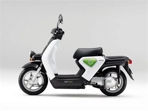 Learn more about their stylish designs, practical features and affordable finance range. Honda EV-neo Electric Scooter Announced - Asphalt & Rubber