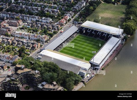 Una Vista Aérea De Craven Cottage Casa Del Fulham Football Club
