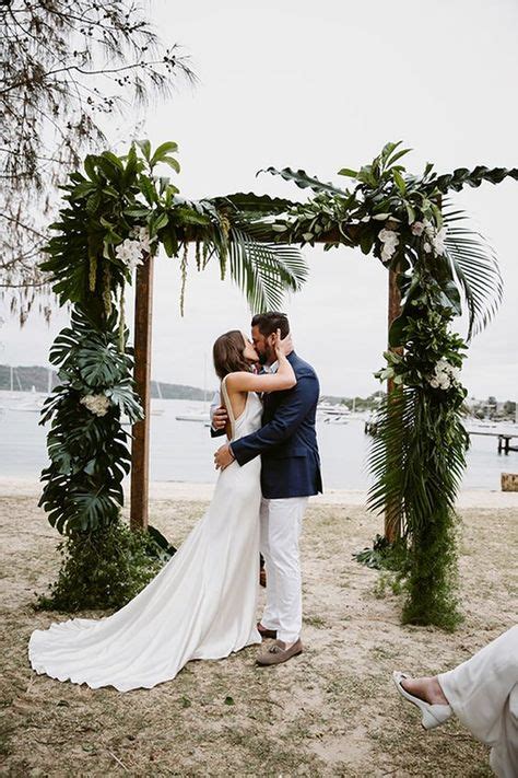 25 Bold Tropical Wedding Arches And Altars Wedding Beach Ceremony