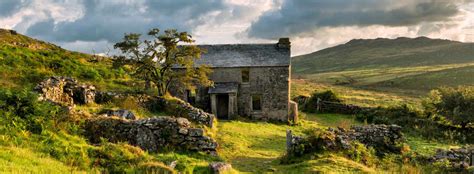 The 3 Sisters Age 92 93 And 96 Are Living In A House On Bodmin Moor