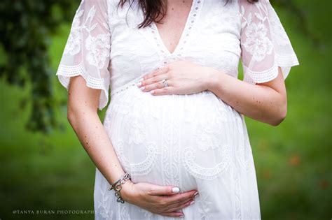 20 maternity photography tips for beginning photographers