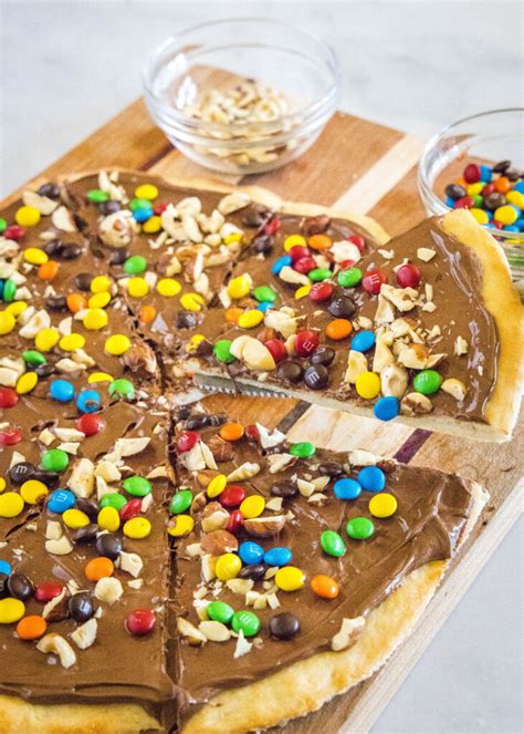 Easy Homemade Candy Pizza Recipe 2023 Atonce