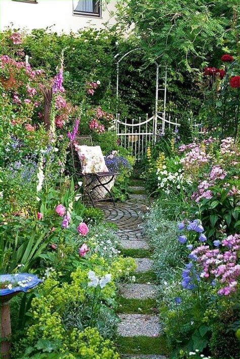 Small Secret Garden On Side Yard Of House In 2020 Small Garden Design