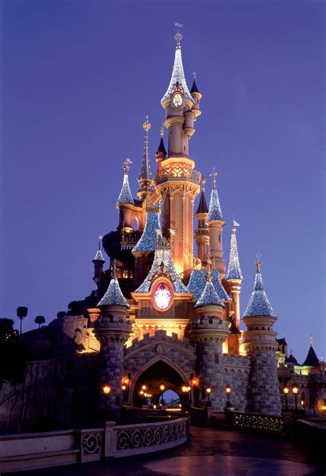 Disneyland Paris Celebrates The Holiday Season Disney Parks Blog