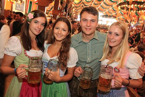 Oktoberfest 2014 München Bilder Vom Sonntag Im Schützenzelt Wiesn News