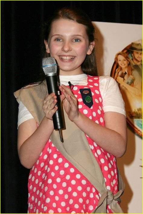 Abigail Breslin Enters Girl Scout Central Photo 1025051 Photos
