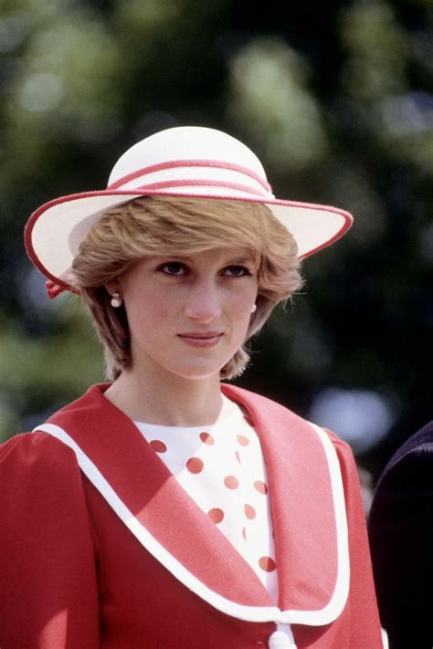 Princess Dianas Best Fashion Moments Princess Dis Style Timeline