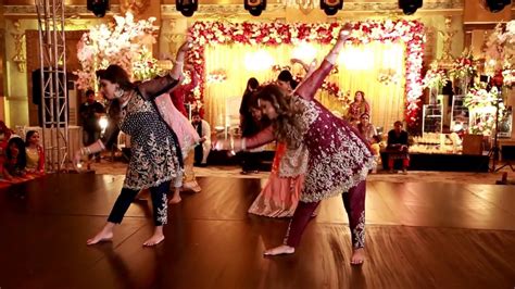 Best Mehndi Dance Performance 2018 Best Bollywood Dance Medley Youtube