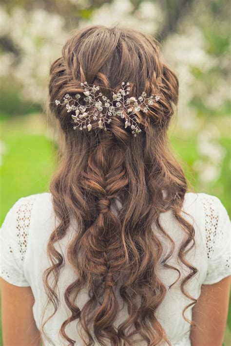 Comment Choisir Une Coiffure De Mariage Pour Cheveux Longs Coiffures Mariage Zenidees