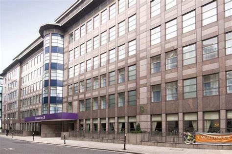 Top room amenities include air conditioning, a flat screen tv, and blackout learn more. Premier Inn London Blackfriars - Fleet Street - Compare Deals