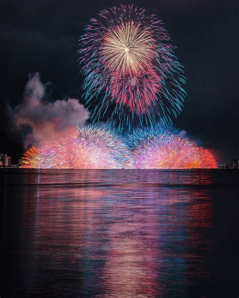 Dazzling Photos Of Summer Firework Festivals In Japan Petapixel