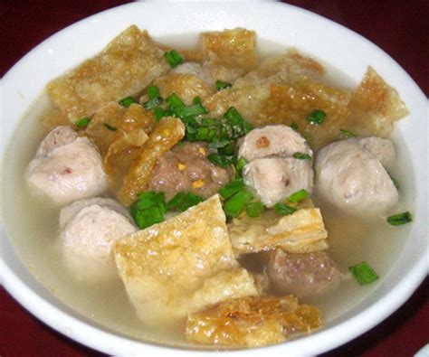Yong tau foo is a hakka chinese food, which literally means stuffed tofu fish and/or meat paste is stuffed in tofu and bean curd skin, and hence the name. Menu Yong Tau Fu Paling Asli Masyarakat Cina Hakka,Mudah ...