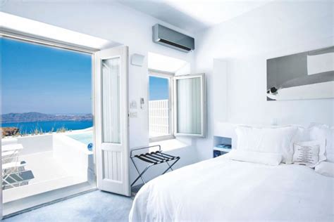 Some of the accessories used in the design are. Greek interior design. - MyHouseIdea