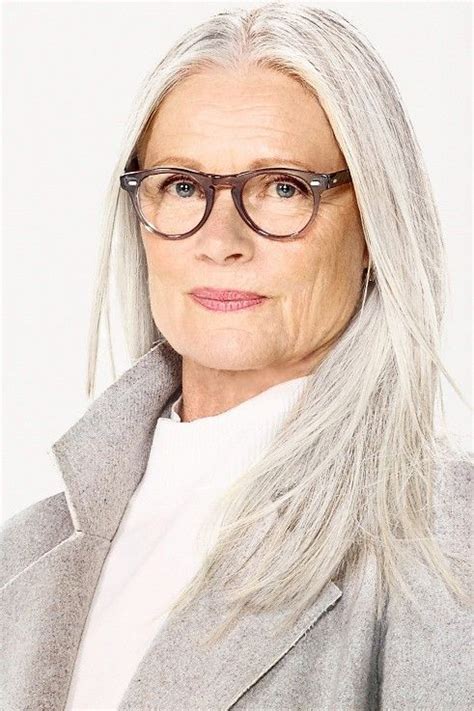 SILVER Agence de Top Modèles de plus de ans Paris mentors Grey hair looks Grey hair