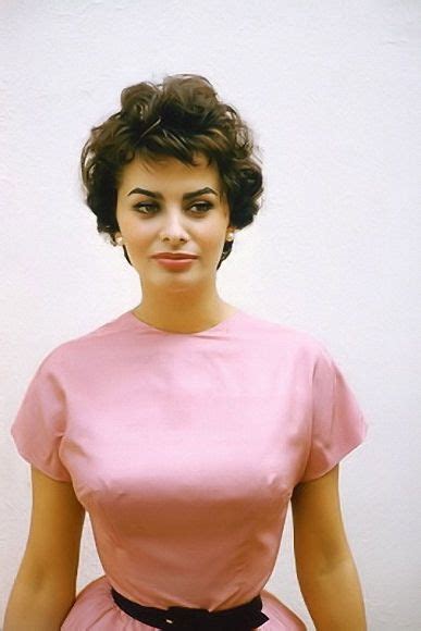 Classic Beauty Icon Of Italy Stunning Color Photos Of Sophia Loren