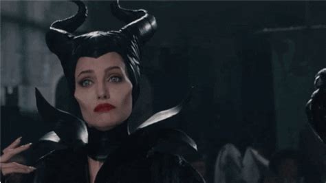 Angelina Jolie Elle Fanning Are Back To Warm Our Hearts In Maleficent