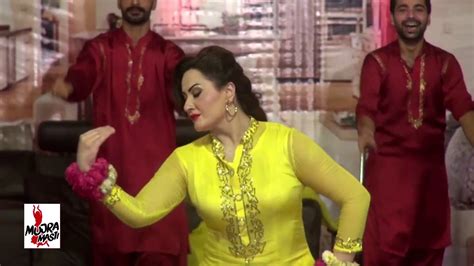 Nargis Latest Hot Mujra 2017 Pakistani Mujra Dance Dholna Video