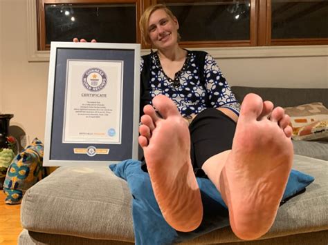 Meet The Texas Woman Who Has The Worlds Largest Feet