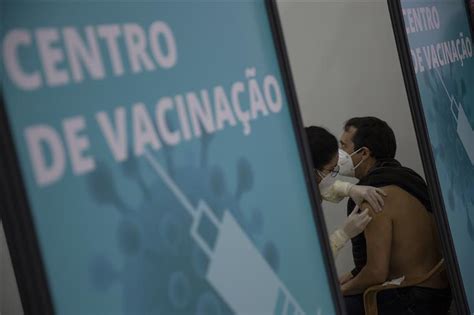 Responda ao sms para confirmar o agendamento. Portugal com recorde de 141.500 doses de vacina contra a ...