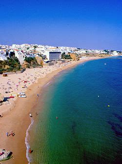 Its 150km length coastline faces the atlantic mostly to the south and partly to the west on the costa vicentina. ALBUFEIRA